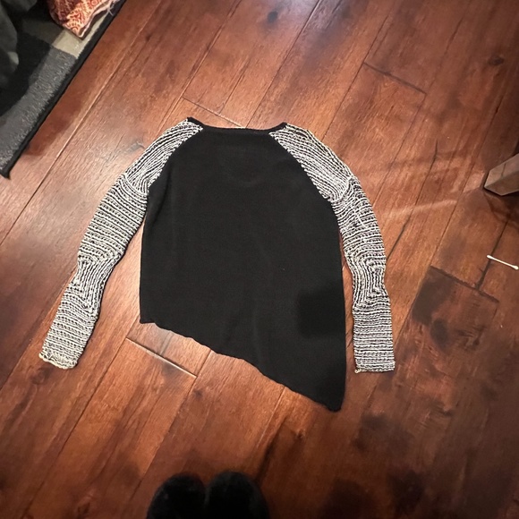 HELMUT LANG ASYMMETRICAL LONG SLEEVE SWEATER, SIZE SMALL , BLACK/WHITE - Picture 10 of 12
